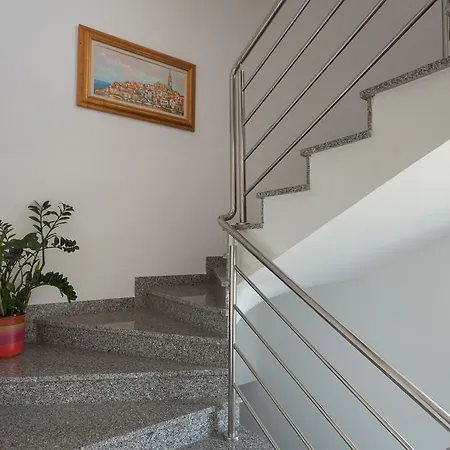 Alice Apartman