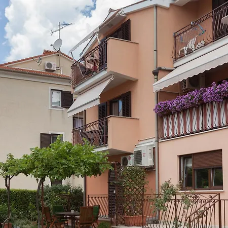 Apartman Alice *